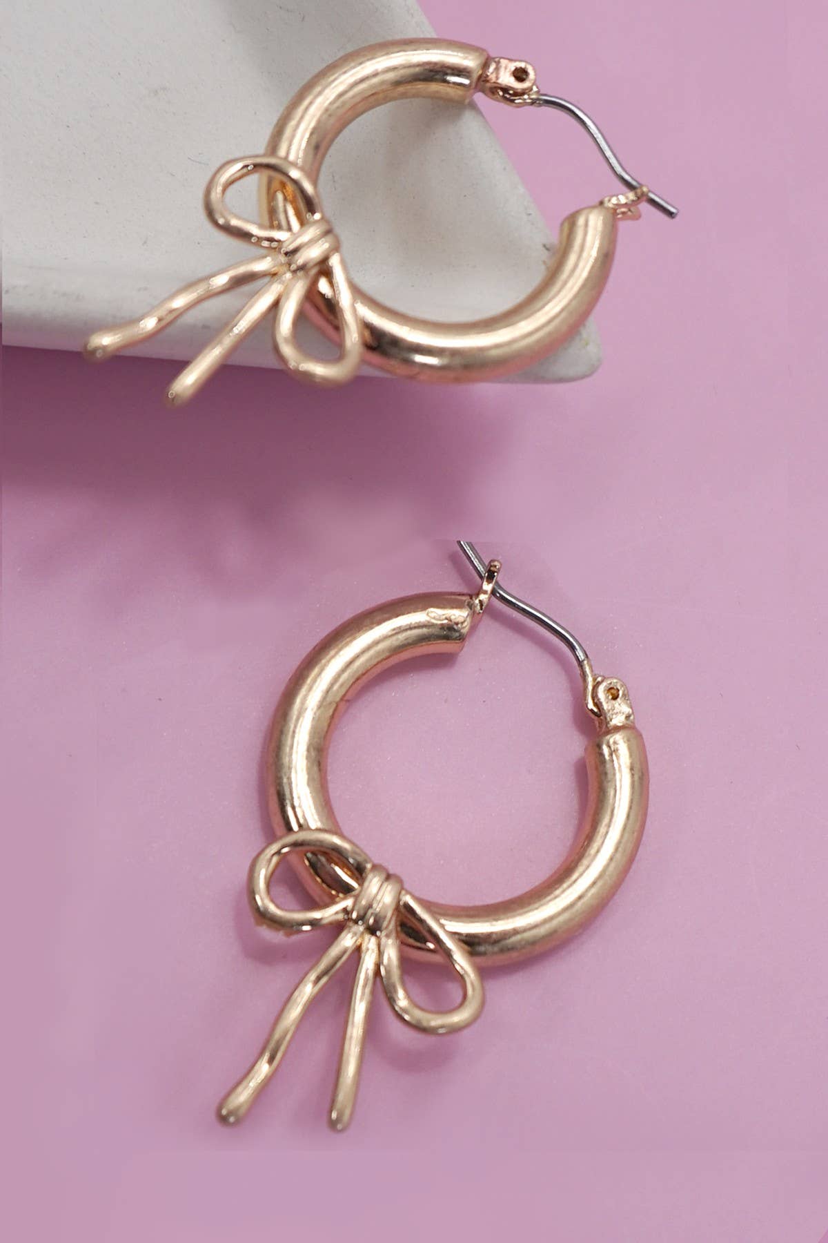 BOW PUFFY HOOP EARRINGS