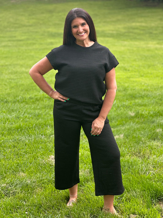 Black Solid Color Textured Short Sleeve Top and Casual Pant Set