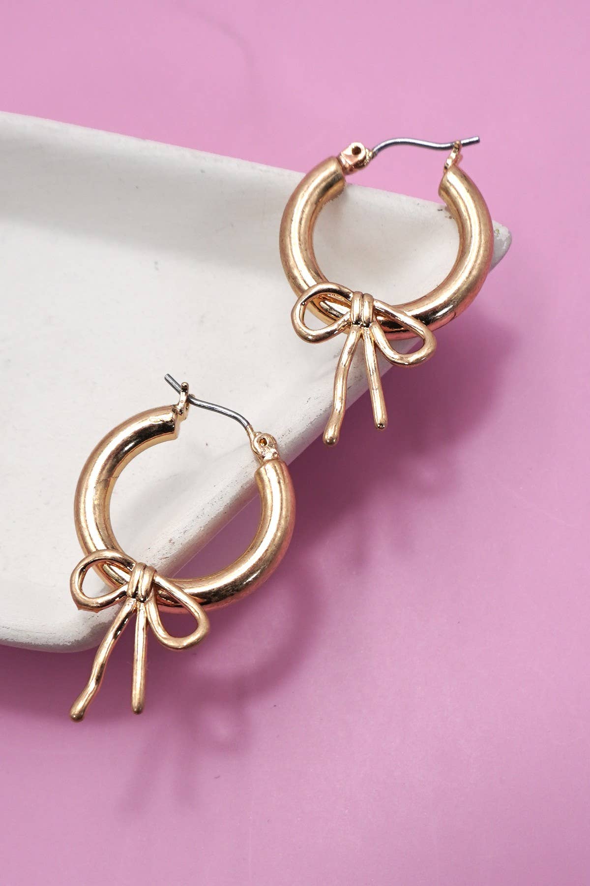 BOW PUFFY HOOP EARRINGS
